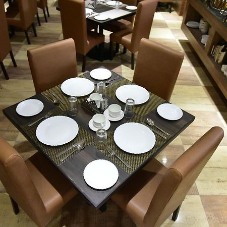 Hotel Crystal Grand Халдвани Экстерьер фото