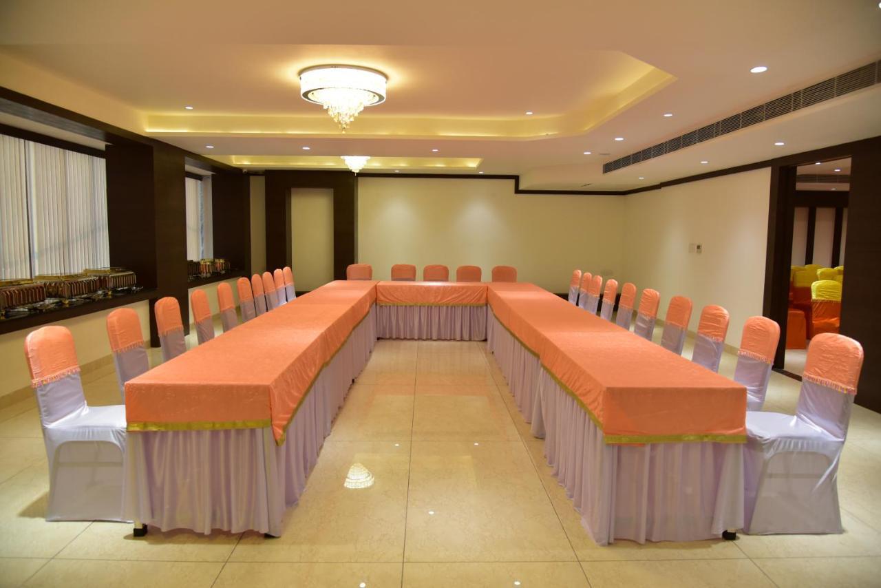 Hotel Crystal Grand Халдвани Экстерьер фото