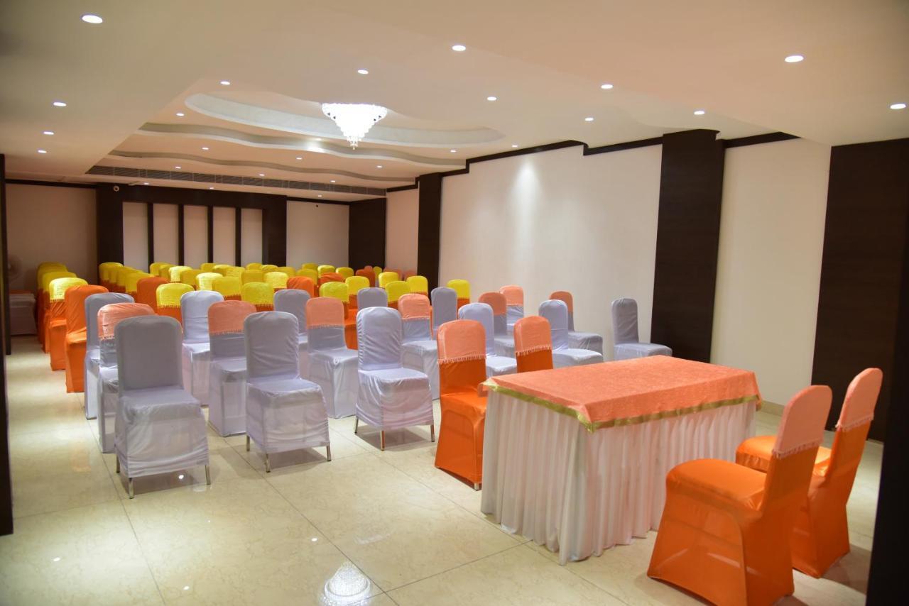Hotel Crystal Grand Халдвани Экстерьер фото
