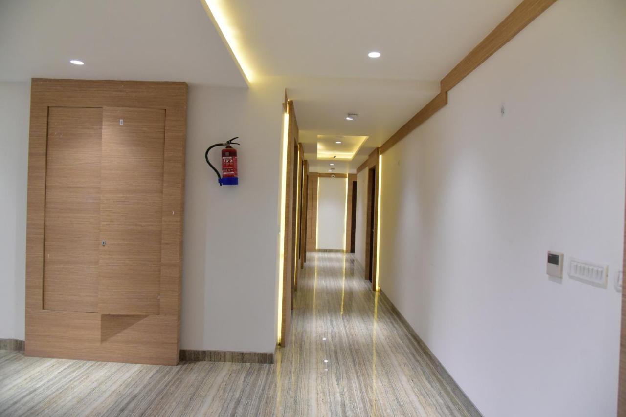 Hotel Crystal Grand Халдвани Экстерьер фото